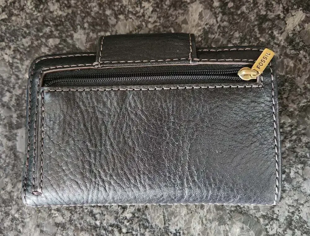 Fossil madison tab